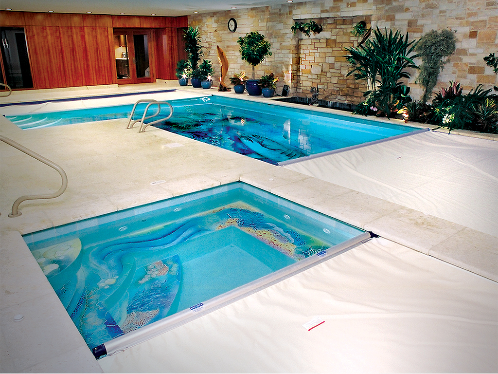 L-Shape Pool with Beige Cover